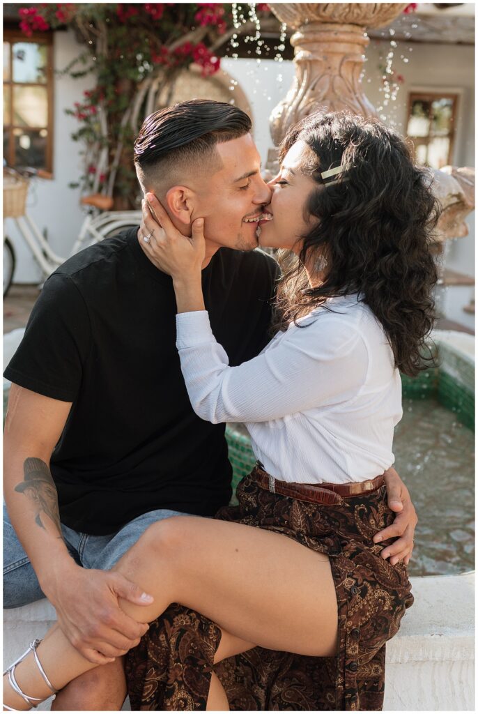 Palm Springs Engagement Photographer, Couple by fountain
